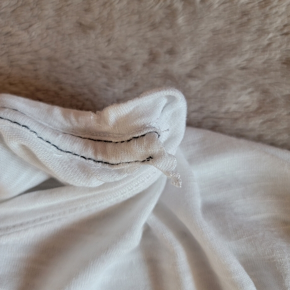 Aeropostale || white and black graphic cropped tee - Picture 4 of 6